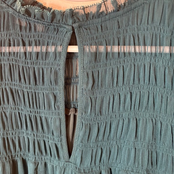 Banana Republic Smocked Ruffle Collar Blouse in Glen Green Size Large - Picture 5 of 7